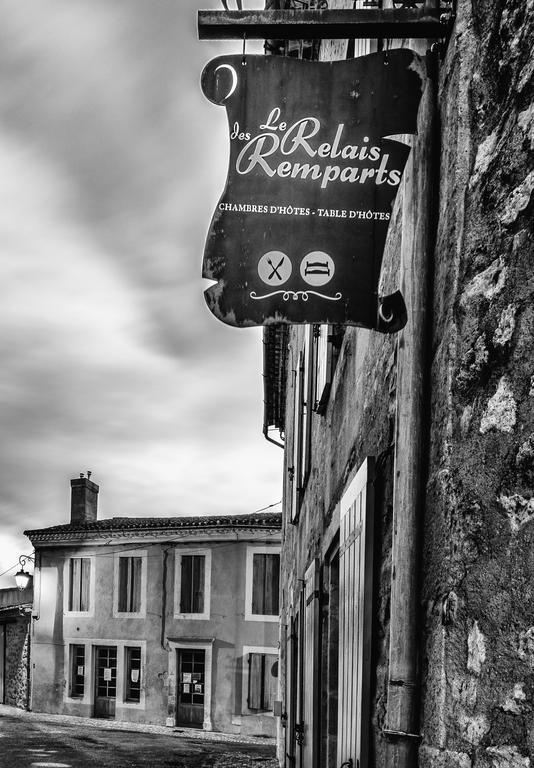 Chambres D'Hotes Le Relais Des Remparts Rions Exteriör bild